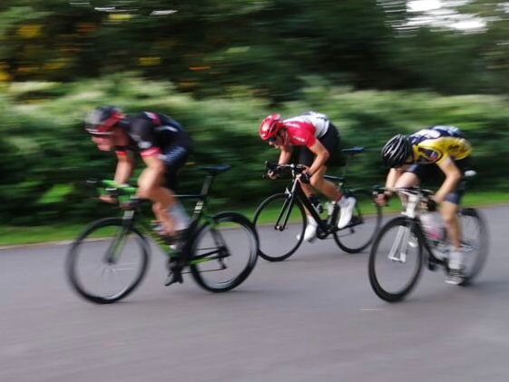 Sprinter Waltrop Jan Albrecht beim Radrennen "Wappen von Pulheim"