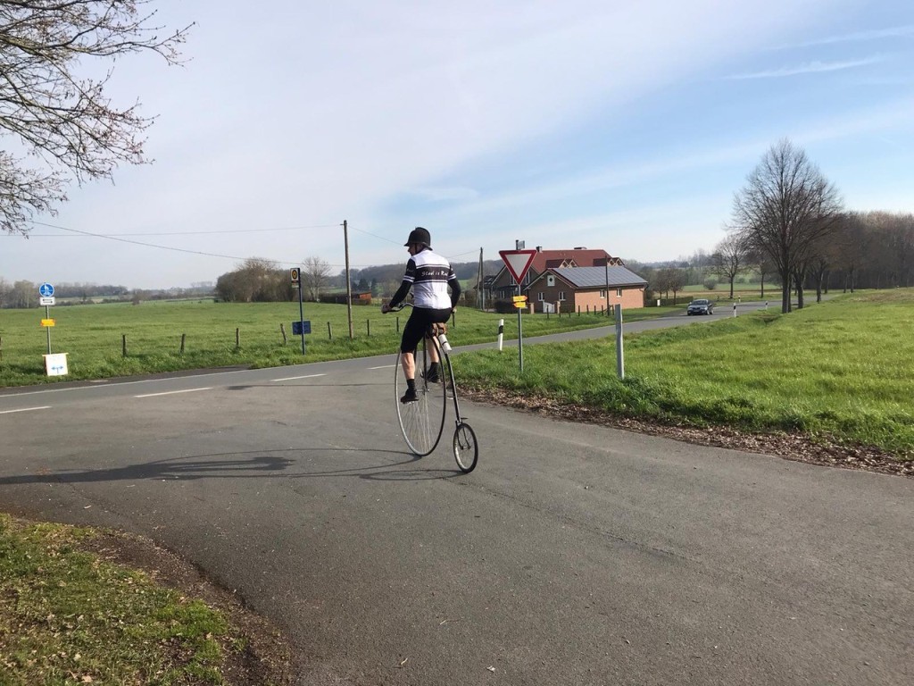 RC_Sprinter-Waltrop_ Oster-RTF Hoch zu Rad an der Streckenteilung Westerfelde