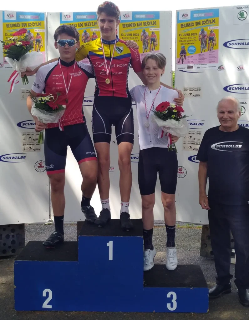 Rund in Köln Bickendorf. 2. Platz für Alois Klomfaß