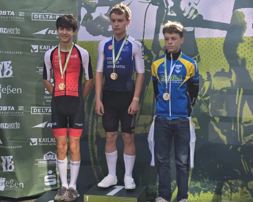 RC Sprinter Waltrop - Maxim Ben Djemia bei der Siegerehrung auf Platz 2 beim Bergzeitfahren Schmelz